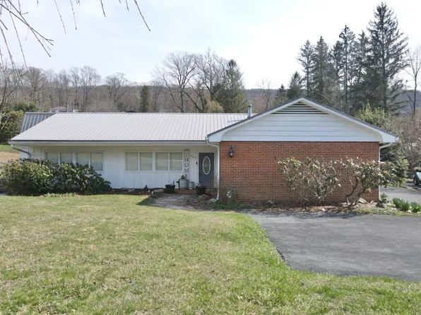 222 Memorial Ave, Bluefield, WV 24701