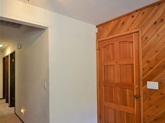 3rd image of 17904 Laramie Ln