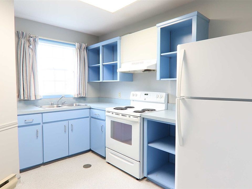 2nd image of 804 Queen St