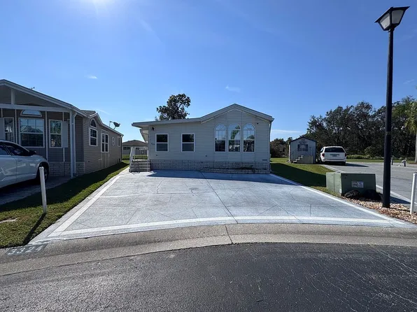 3324 Malachite Dr, Zephyrhills, FL 33540