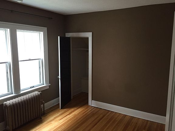 Master Bedroom/walk-in closet