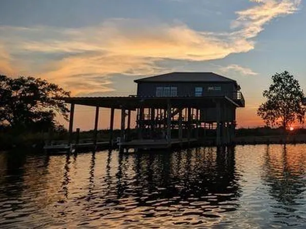 64 Hopedale Canal St, Saint Bernard, LA 70085