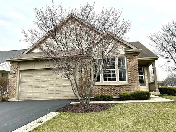 16433 Grandwood Lake Dr, Crest Hill, IL 60403