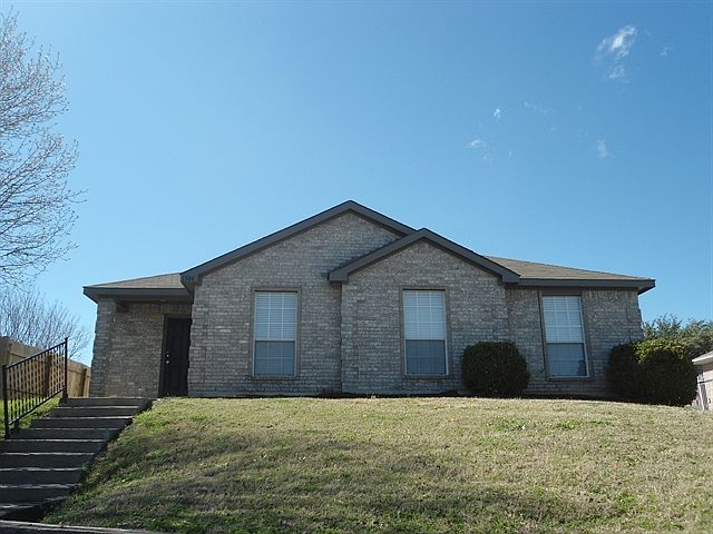 1st image of 1304 Matthew Dr