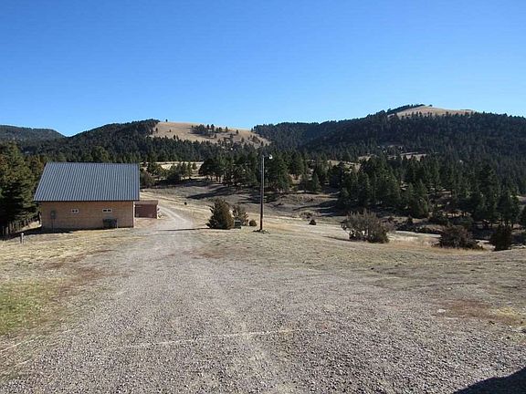 3rd image of 1241 Dana Ln