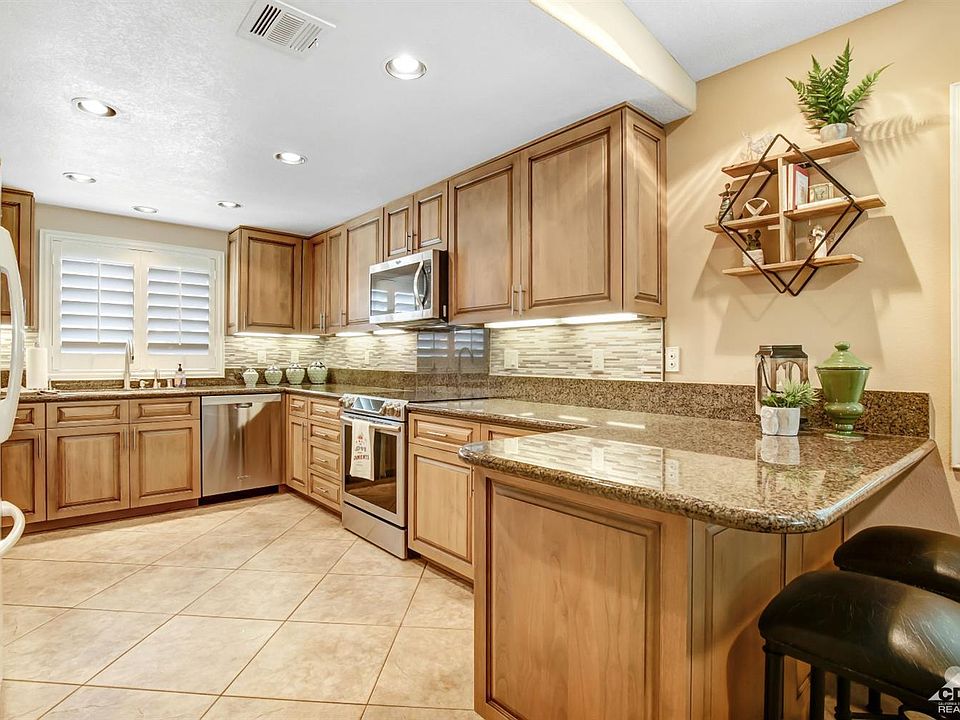 2nd image of 53830 Avenida Velasco