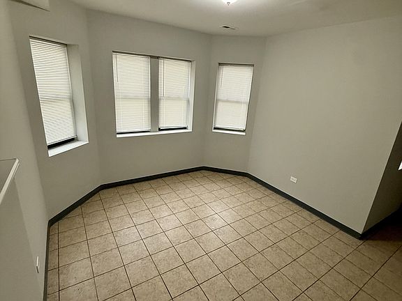 3rd image of 6917 S Paxton Ave #G