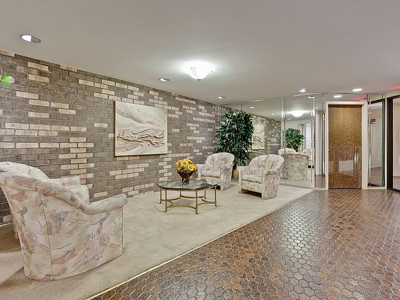 3rd image of 3300 N Carriageway Dr Unit 319