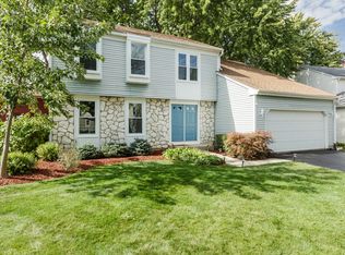 932 Providence Ln, Buffalo Grove, IL 60089