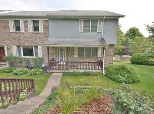 1200E McGovern Rd, Houston, PA 15342