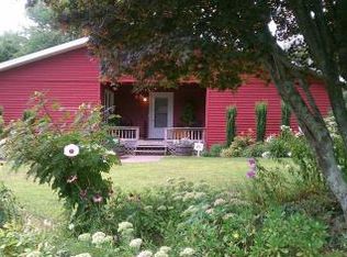 83 High St, Ashaway, RI 02804