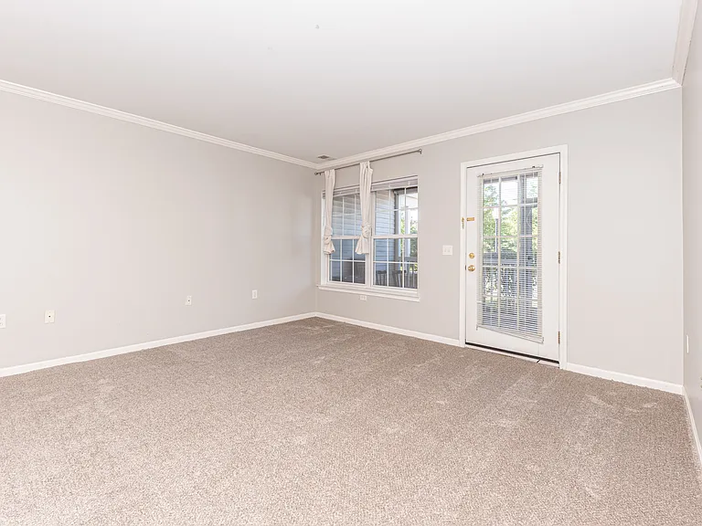 2646 S Knightsbridge Cir #1 — Photo 23