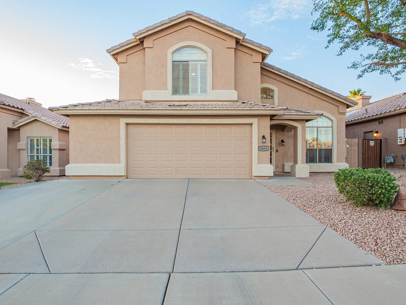 3 bed, 2.5 bath, 2096 sqft, $3,800 — Photo 3