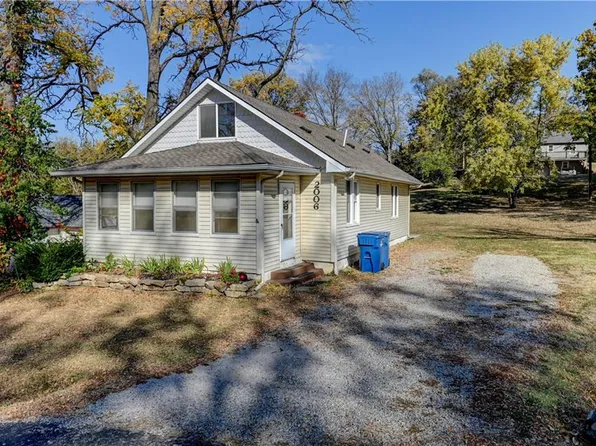2006 NW 50th St, Kansas City, MO 64151
