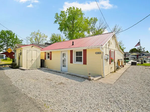 11360 W Ferndale Dr, Manitou Beach, MI 49253