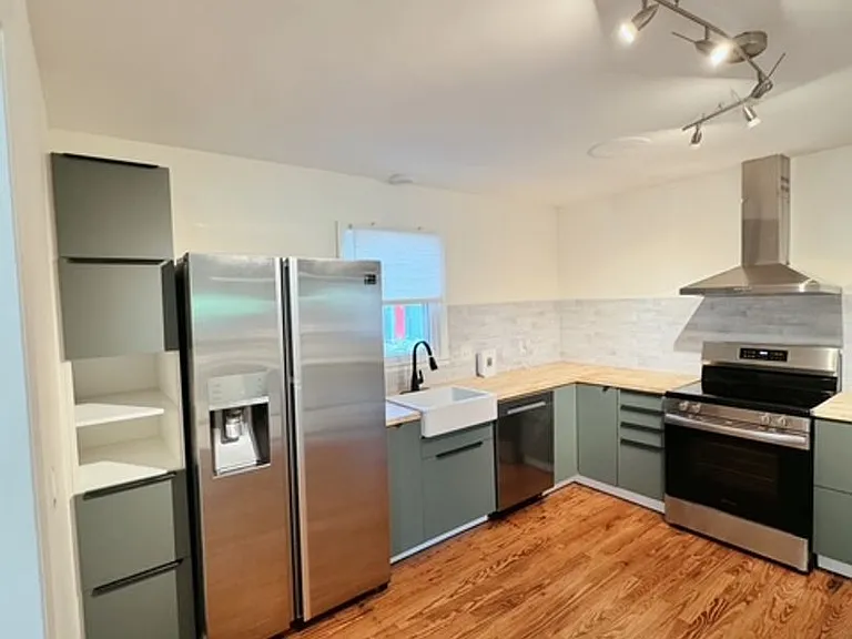 3028 Dixon Rd — Photo 9