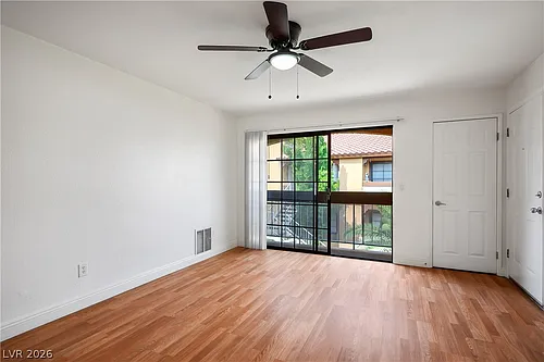 5170 S Jones Blvd #206 Photo 1