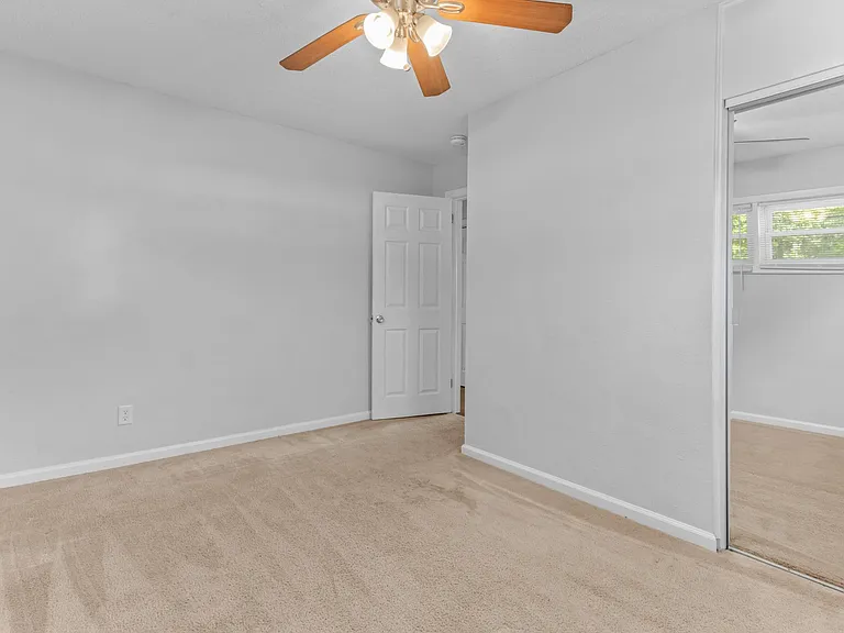2124 Jeffrey Dr — Photo 8