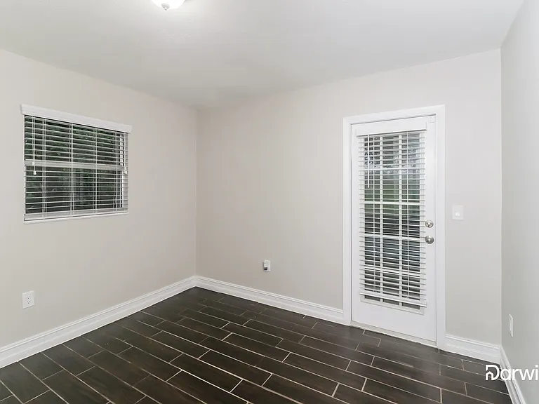 11183 Linden Dr — Photo 9