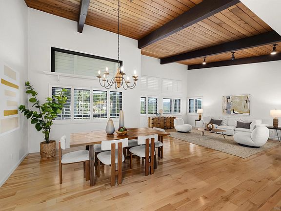 3rd image of 752 Singing Vista Dr