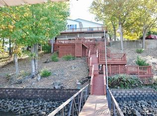 141 Red Rock Cir, Sunrise Beach, MO 65079