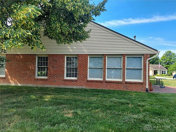 3rd image of 1879 Brandonhall Dr