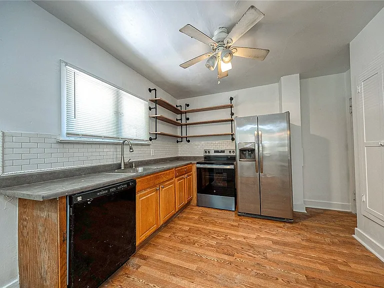 565 Ardmore Blvd — Photo 13