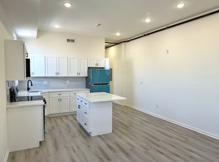 2411 S 13th St #3, Philadelphia, PA 19148