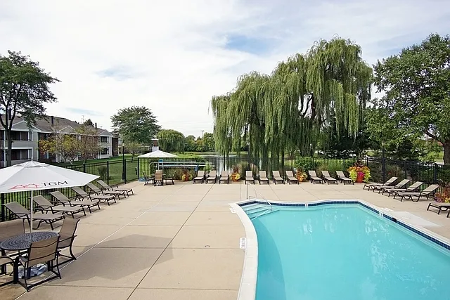 1537 Westminster Dr #107 — Photo 38