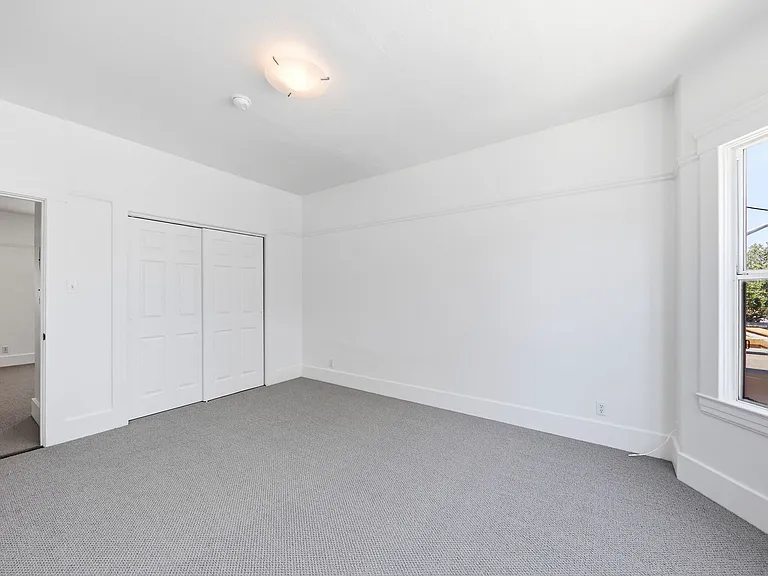 320 Harriet St — Photo 10