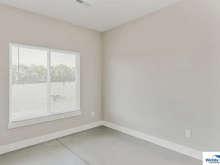 101 E Santa Fe Cir — Photo 7