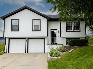 1874 Quail Ridge Dr, Liberty, MO 64068