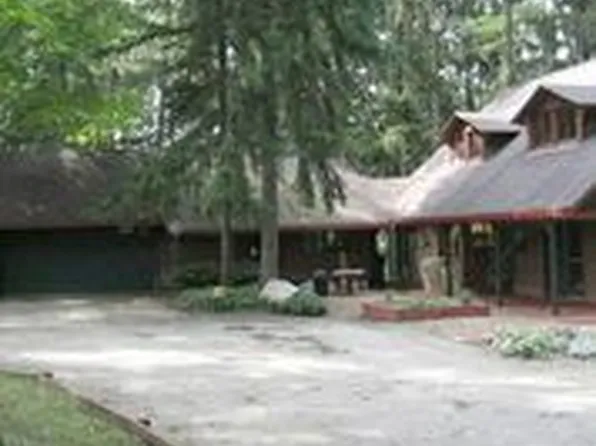 2131 Palm Rd, Mogadore, OH 44260