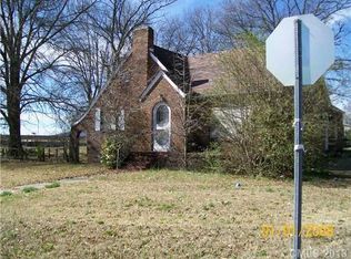 261 N Myrtle School Rd, Gastonia, NC 28052