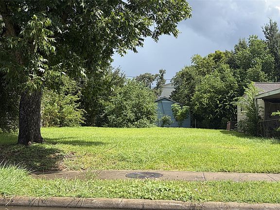 3rd image of 3327 Natchez St