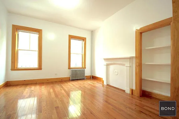 Rented by Bond New York | media 7