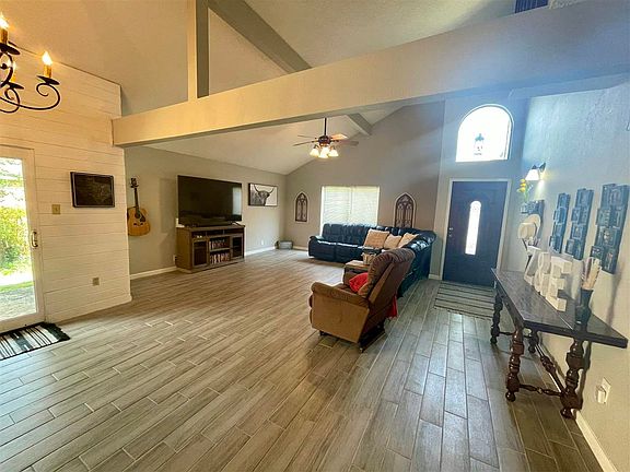 5th image of 2526 Thunderbird Dr