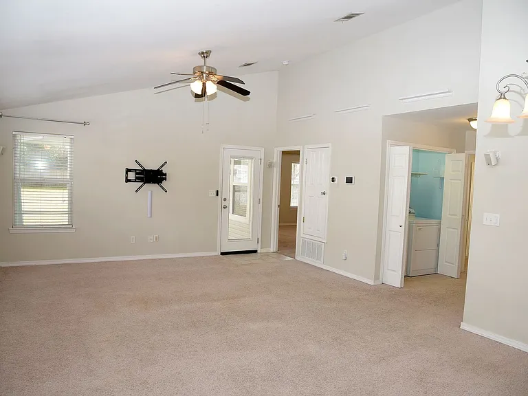 114 Quince Ave — Photo 18