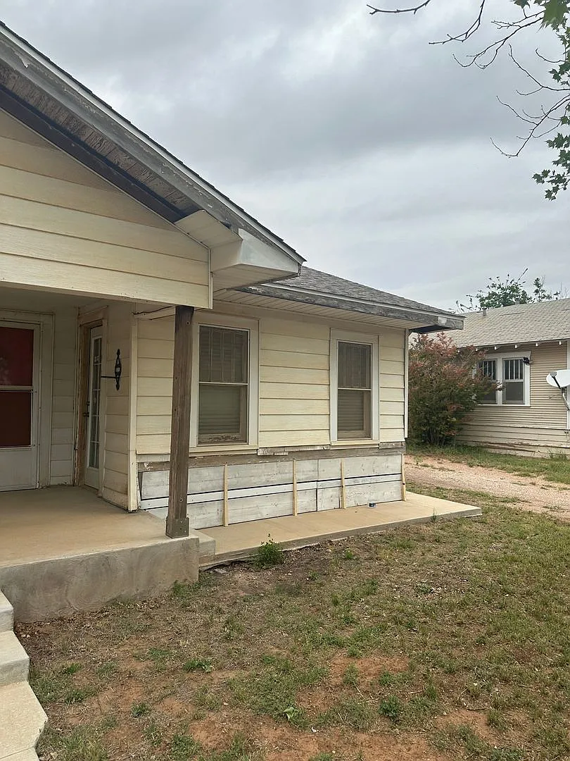 Building Photo - 1732 Avenue J
