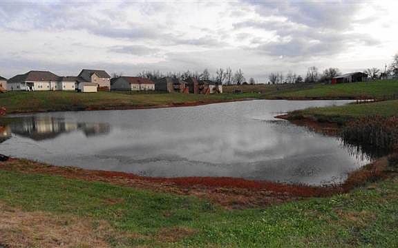 3rd image of 126 Twin Lakes Dr