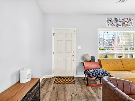 4th image of 2506 Randell St