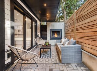 365 E 33rd Ave #2, Vancouver, BC V5V2Z8