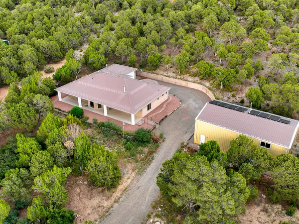 10 Asher Ln, Tijeras, NM 87059