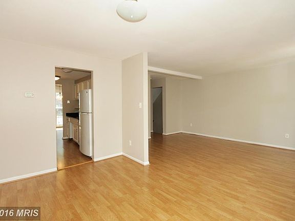 5th image of 4577 King Edward Ct