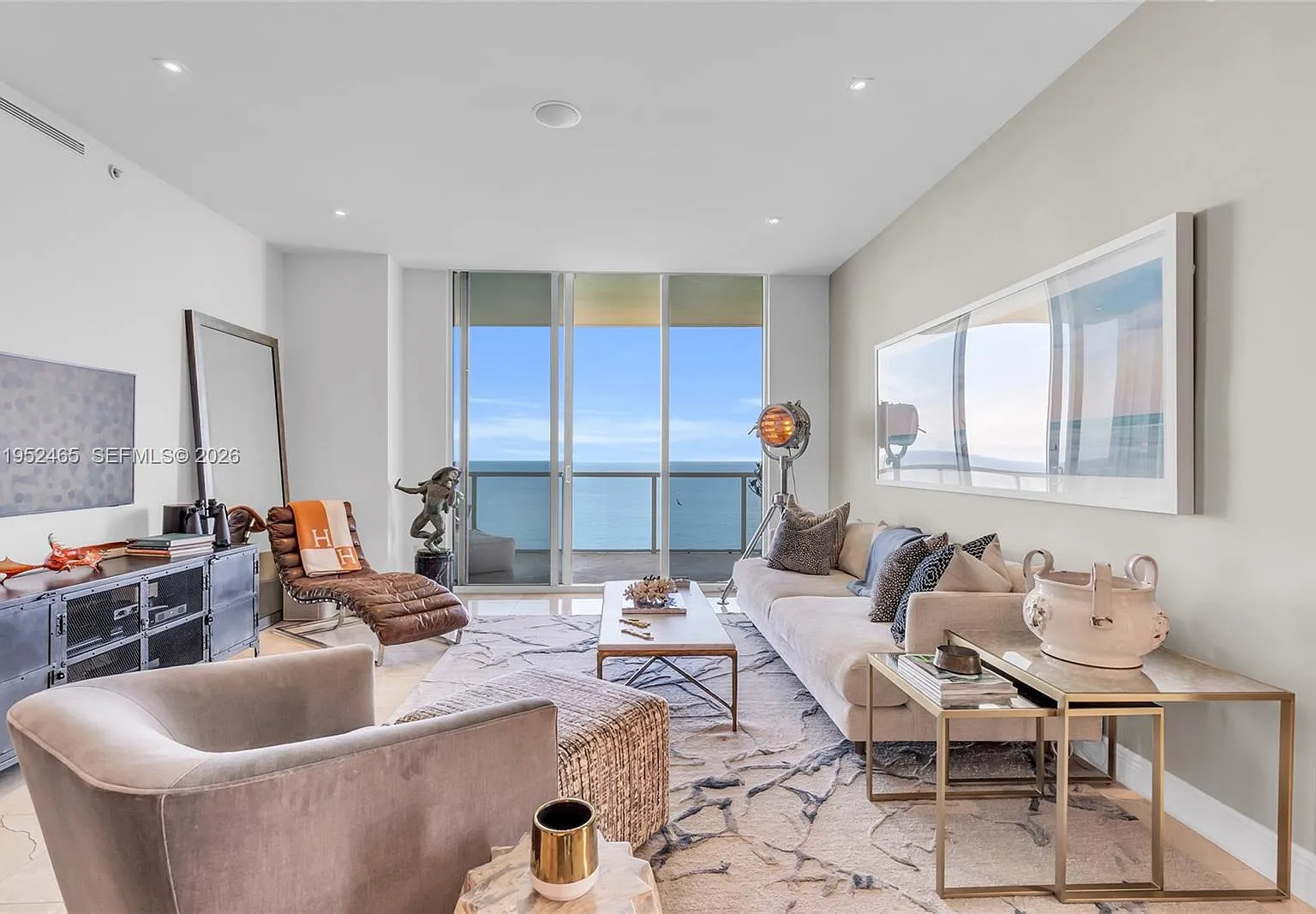 La Perla Condo — Photo 3