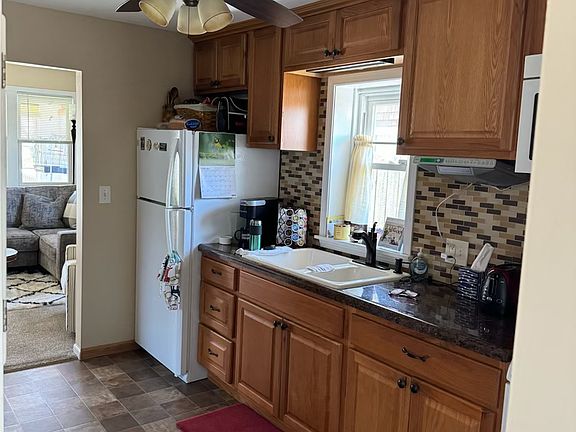 4th image of 120 Keck Ave
