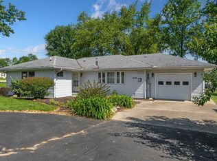 4294 E Defreese Rd, Syracuse, IN 46567