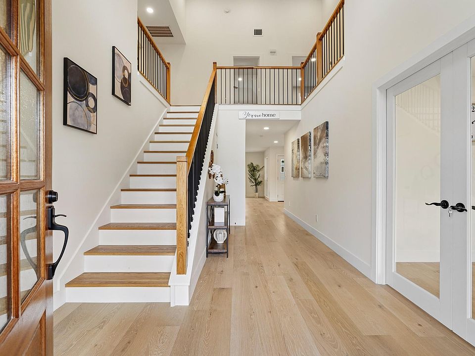 1st image of 4407 Knightsbridge Boulevard