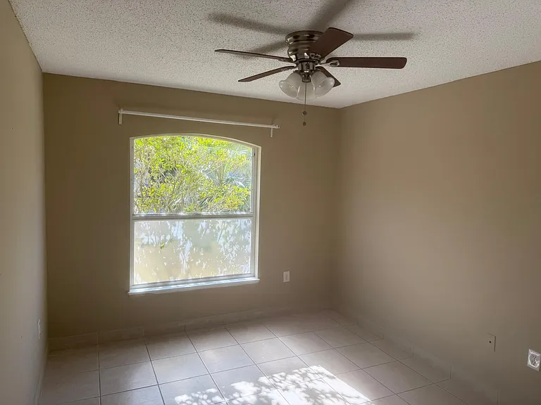 12747 Parkbury Dr — Photo 11