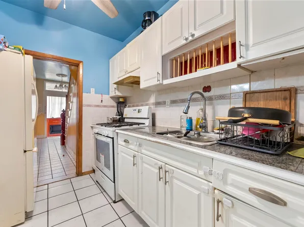 220 Armstrong Avenue image 5 of 12